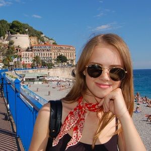 Meet your Posher, Louisa